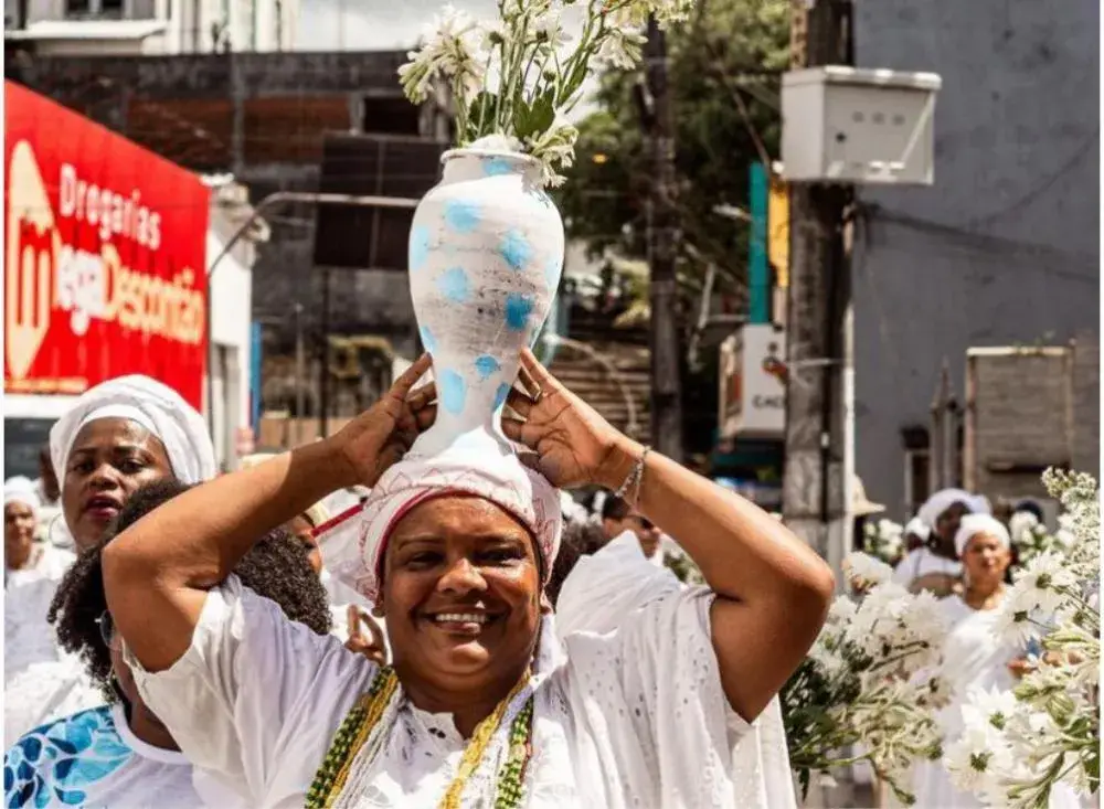 Considerada uma das maiores festas populares de sincretismo religioso do baixo sul, a Lavagem do Amparo marca o início dos festejos em homenagem a Nossa Senhora do Amparo