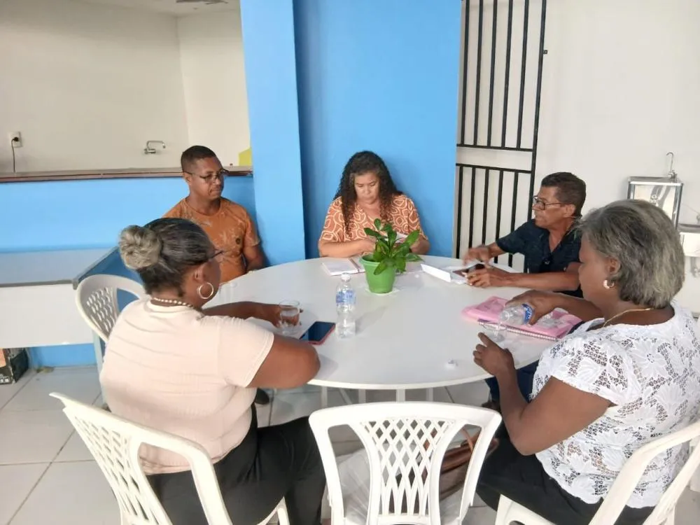 Prefeitura de Valença e SENAR oferecem curso de artesanato para pescadoras e marisqueiras.