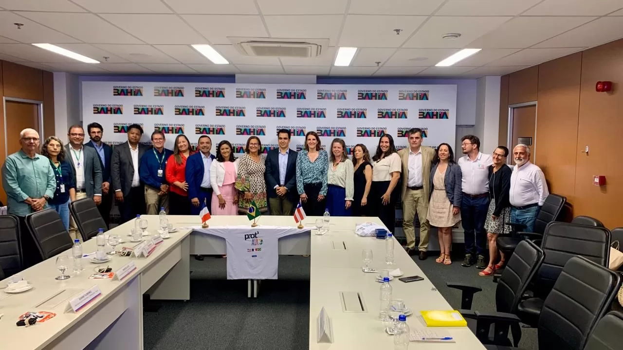 Valença participa de encontro com delegação francesa e Governo da Bahia para promover turismo sustentável.