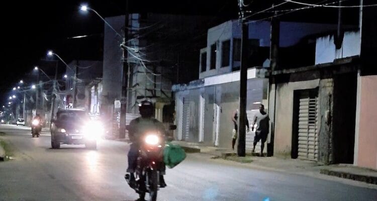 Valença moderniza iluminação pública e substitui mais de 700 lâmpadas tradicionais por luminárias de LED em parceria com a Neoenergia