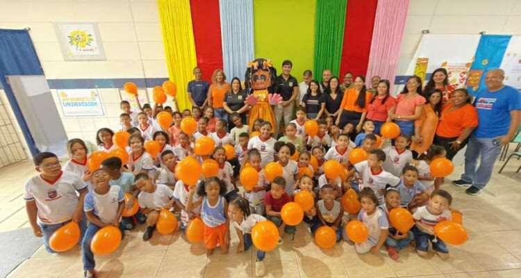 Polícia Civil promove ações educativas de combate ao abuso e à exploração sexual de crianças e adolescentes em escolas de Valença
