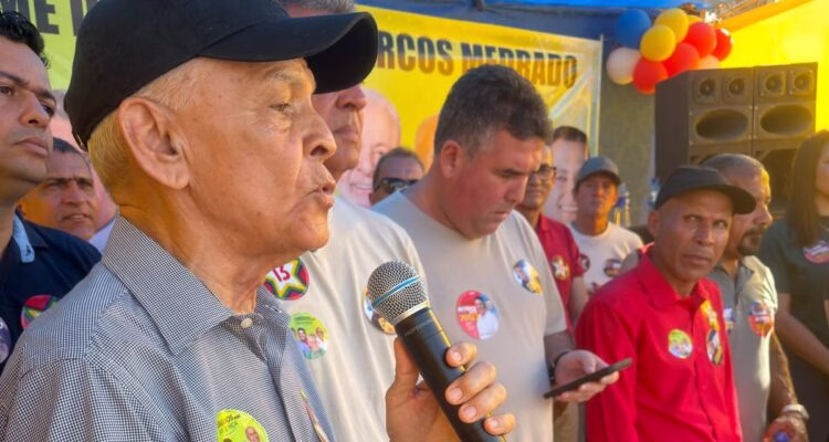 Força de Marcos Medrado reúne milhares na Derradeira em grande ato político