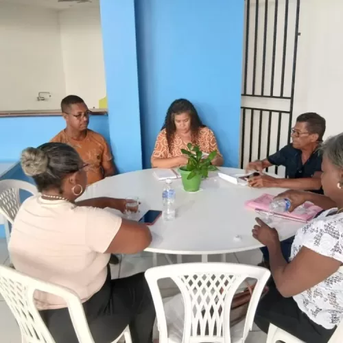 Prefeitura de Valença e SENAR oferecem curso de artesanato para pescadoras e marisqueiras.