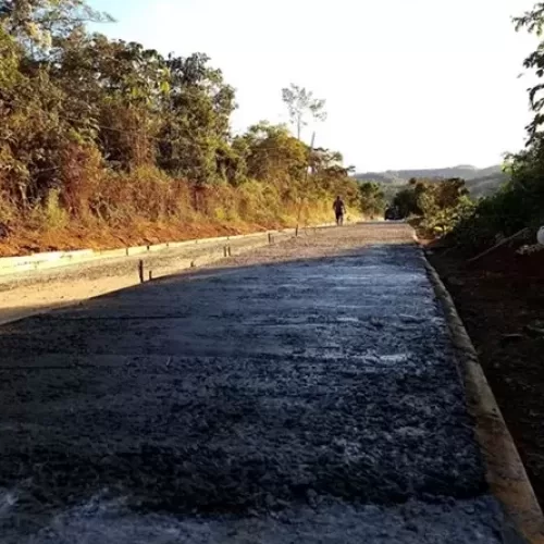 Prefeitura de Valença inicia pavimentação em concreto na Ladeira do Tatu, no distrito do Bonfim