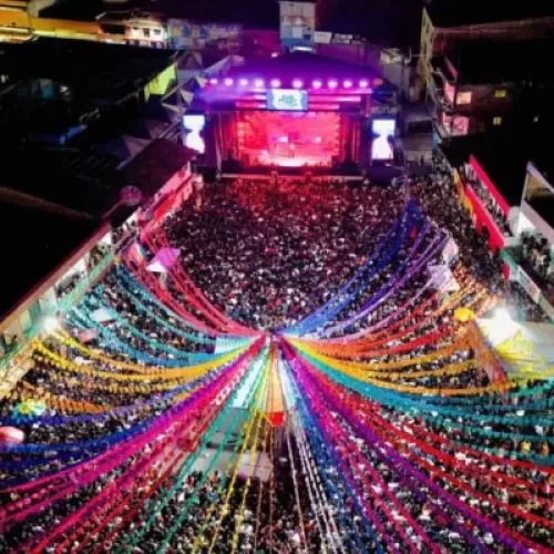 45 mil pessoas brilham na segunda noite do maior São Pedro da Bahia