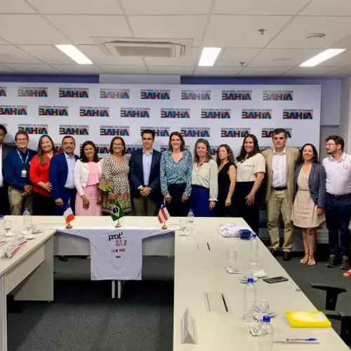 Valença participa de encontro com delegação francesa e Governo da Bahia para promover turismo sustentável.