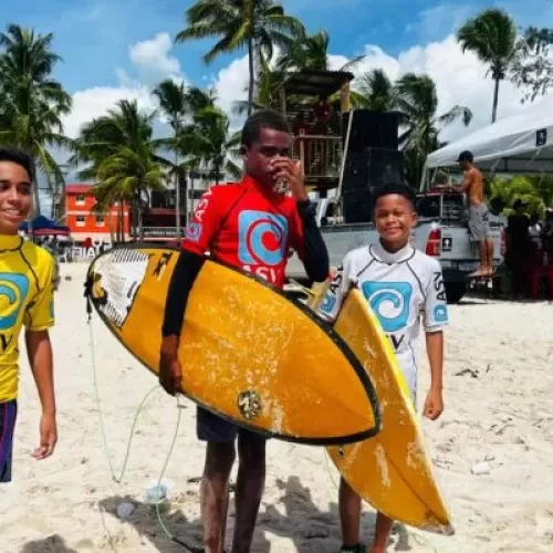 Prefeitura de Valença apoia o primeiro Surf Treino “Alma Salgada” na Praia de Guaibim