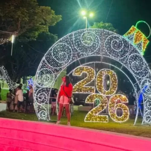Prefeitura de Valença entrega decoração natalina e encanta valencianos com a “Cidade Iluminada“