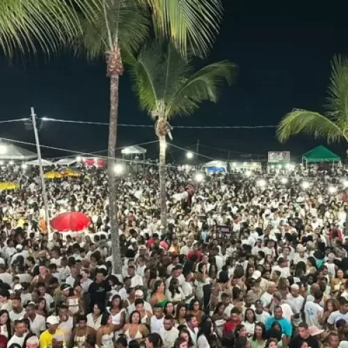 Réveillon Pé na Areia marca virada de ano histórica na Praia de Guaibim