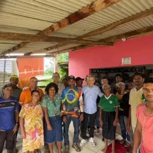 Prefeito Marcos Medrado visita comunidades da Colônia e Capela, no Orobó, verifica estradas e escolas e autoriza melhorias