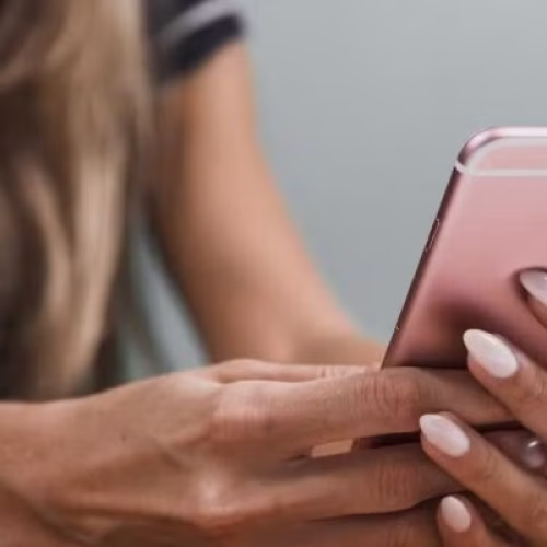 Justiça da Bahia anuncia aplicativo que permite que mulheres vítimas de violência peçam medida protetiva de urgência